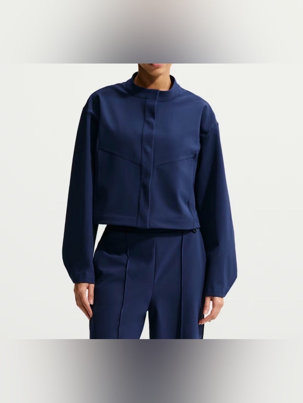 Nike 24.7 PerfectStretch
Women's Dri-FIT Loose-Fit Cropped Jacket M - Picture 4 of 14